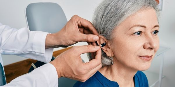 Die besten Hörgeräte für Senioren: Klare Klänge für mehr Lebensqualität